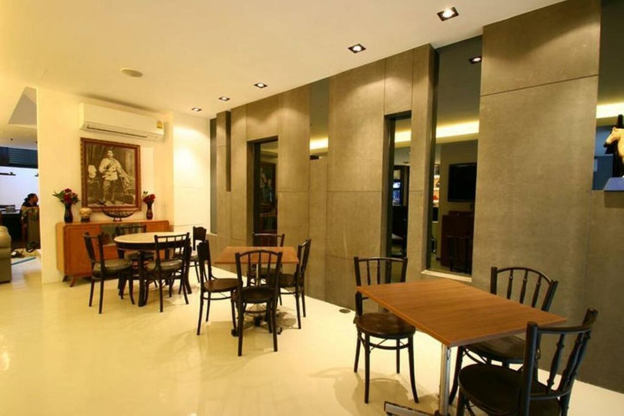 At One Inn Hualampong Bangkok Eksteriør billede