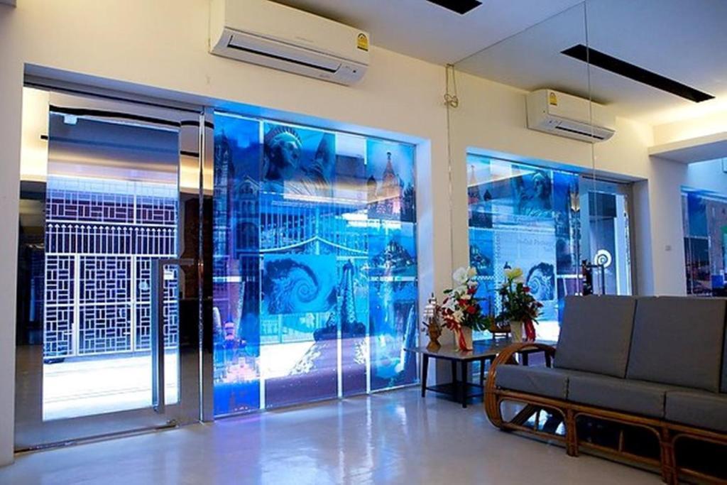 At One Inn Hualampong Bangkok Eksteriør billede