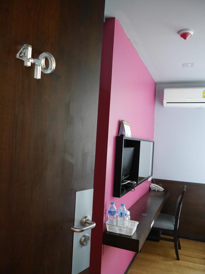 At One Inn Hualampong Bangkok Eksteriør billede