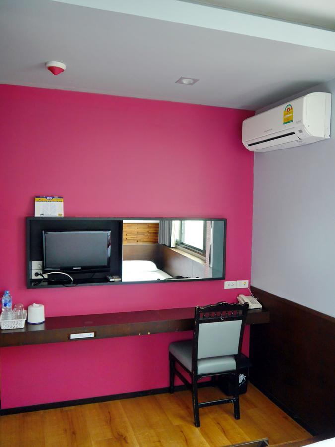 At One Inn Hualampong Bangkok Eksteriør billede