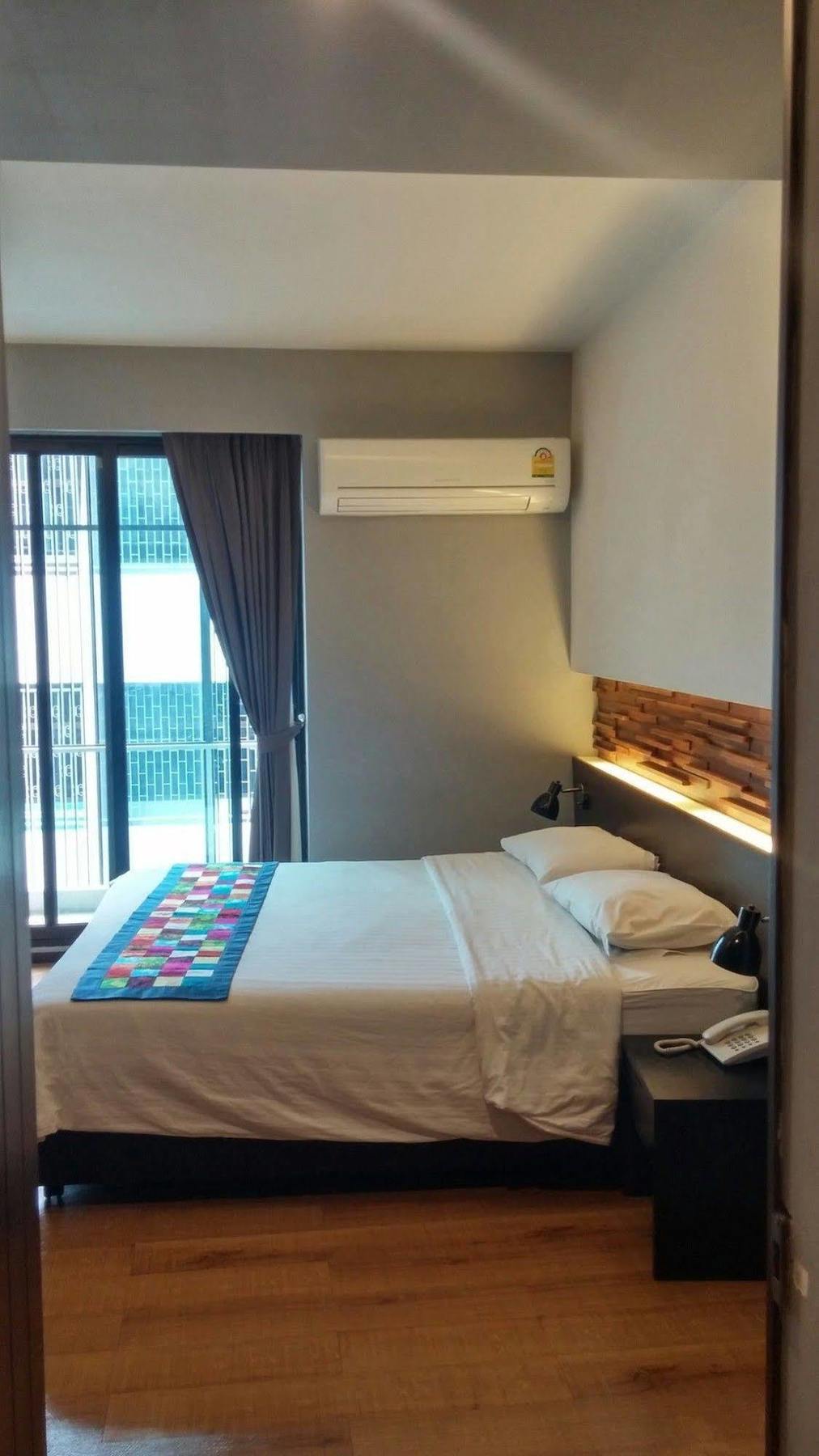 At One Inn Hualampong Bangkok Eksteriør billede