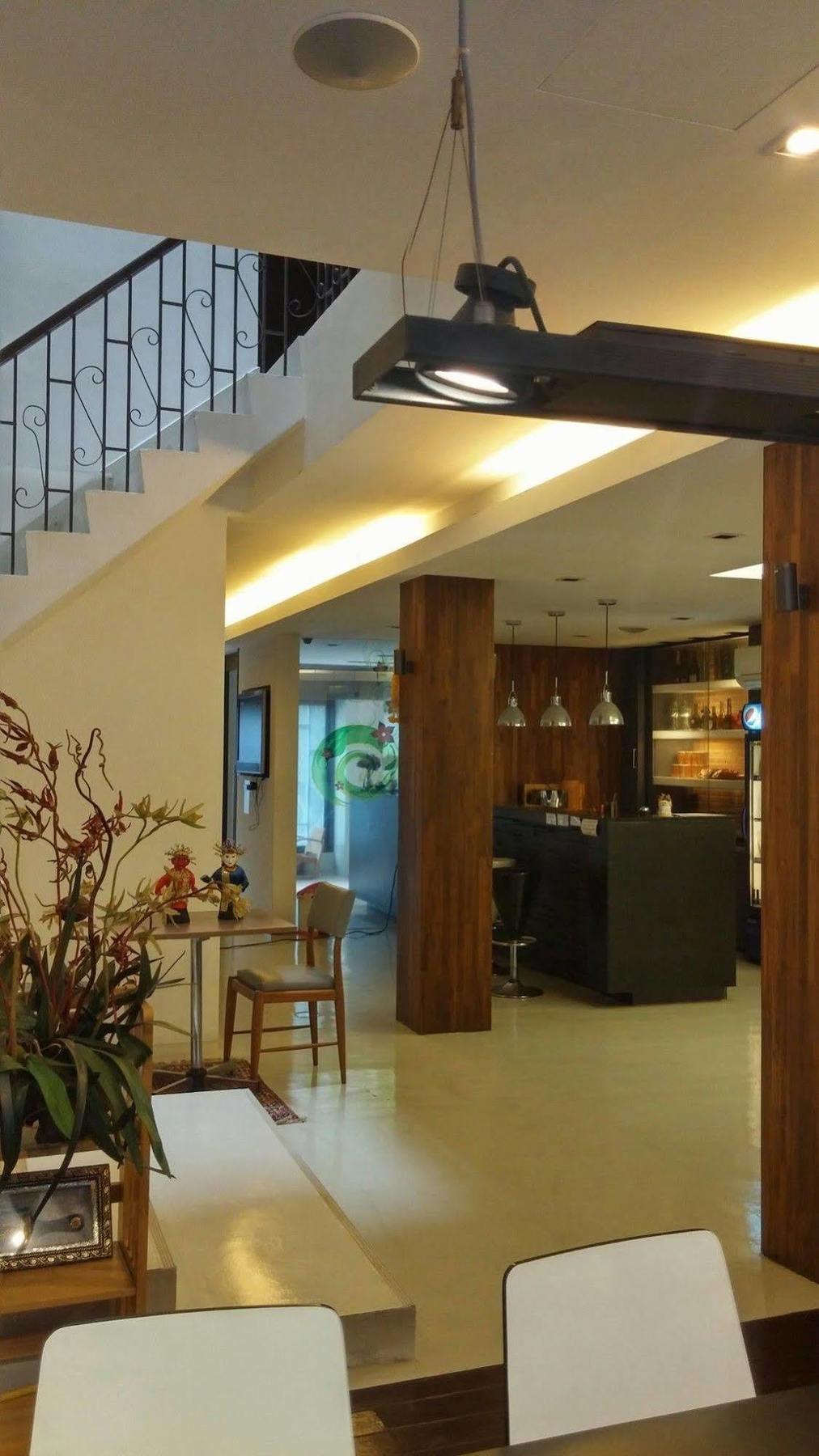 At One Inn Hualampong Bangkok Eksteriør billede