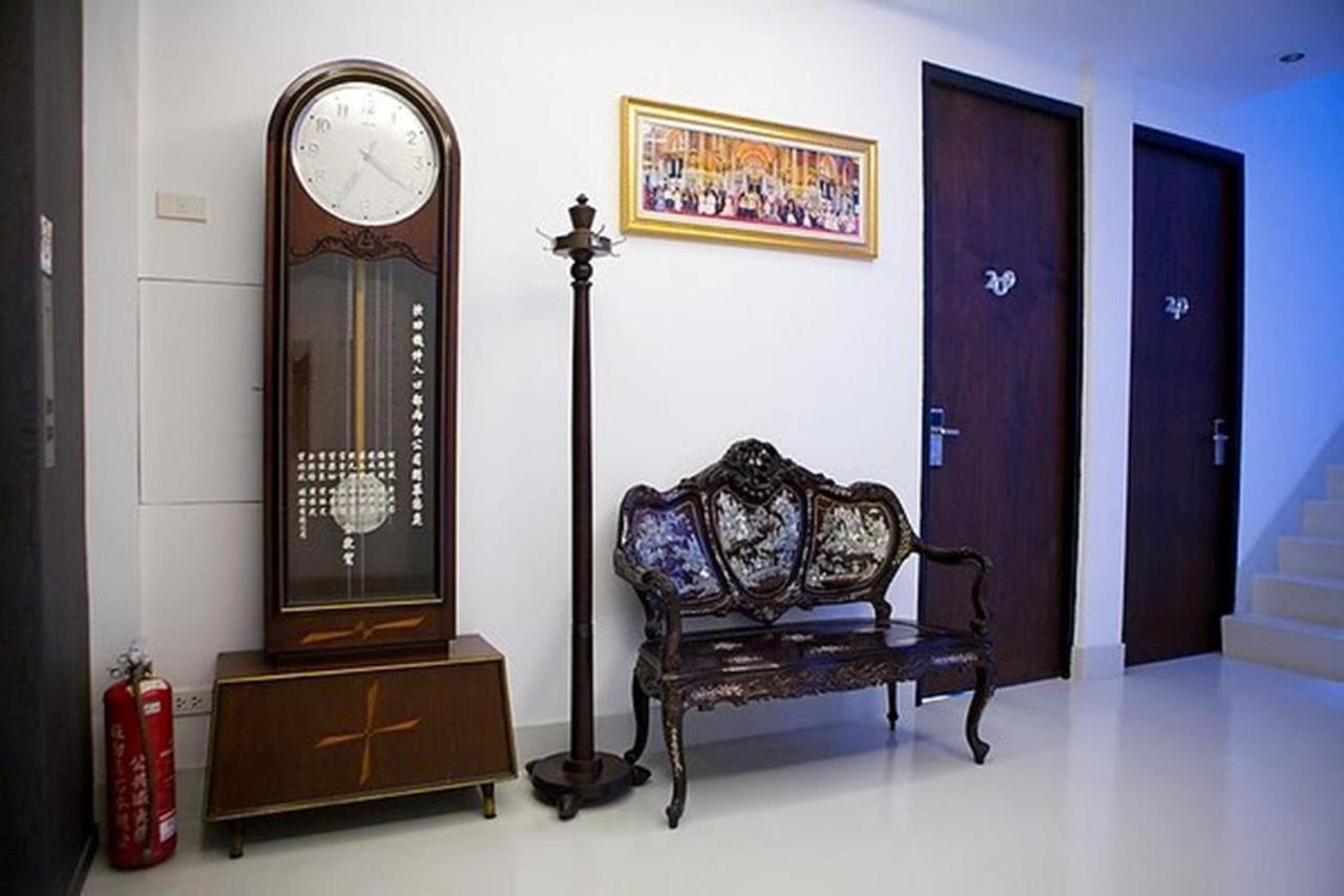 At One Inn Hualampong Bangkok Eksteriør billede